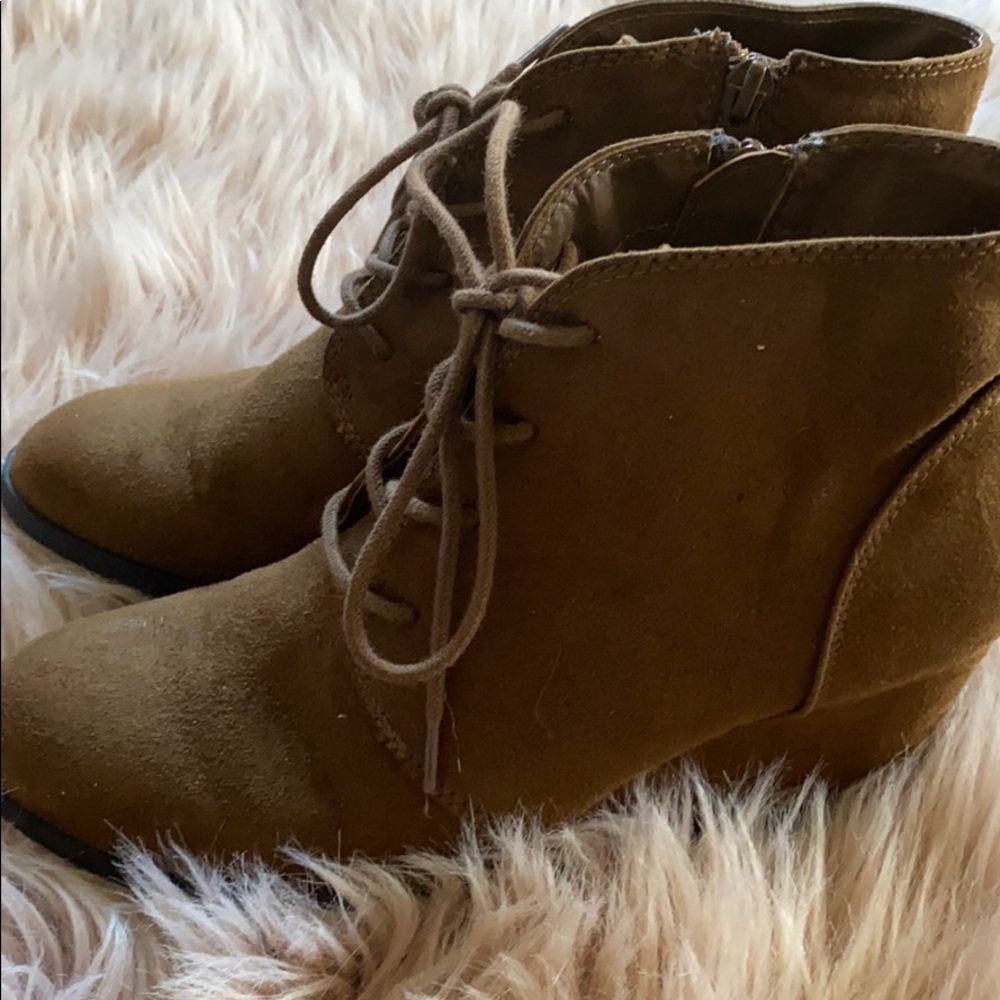 American Rag Cie Baylie Wedge bootie sz 8 1/2